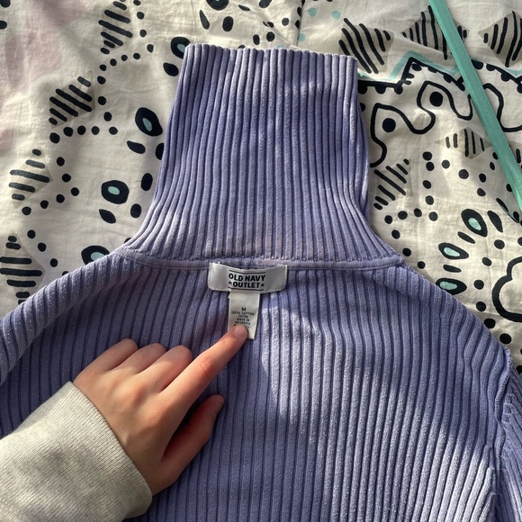 Periwinkle 2000s turtle neck - Picture 2 of 3